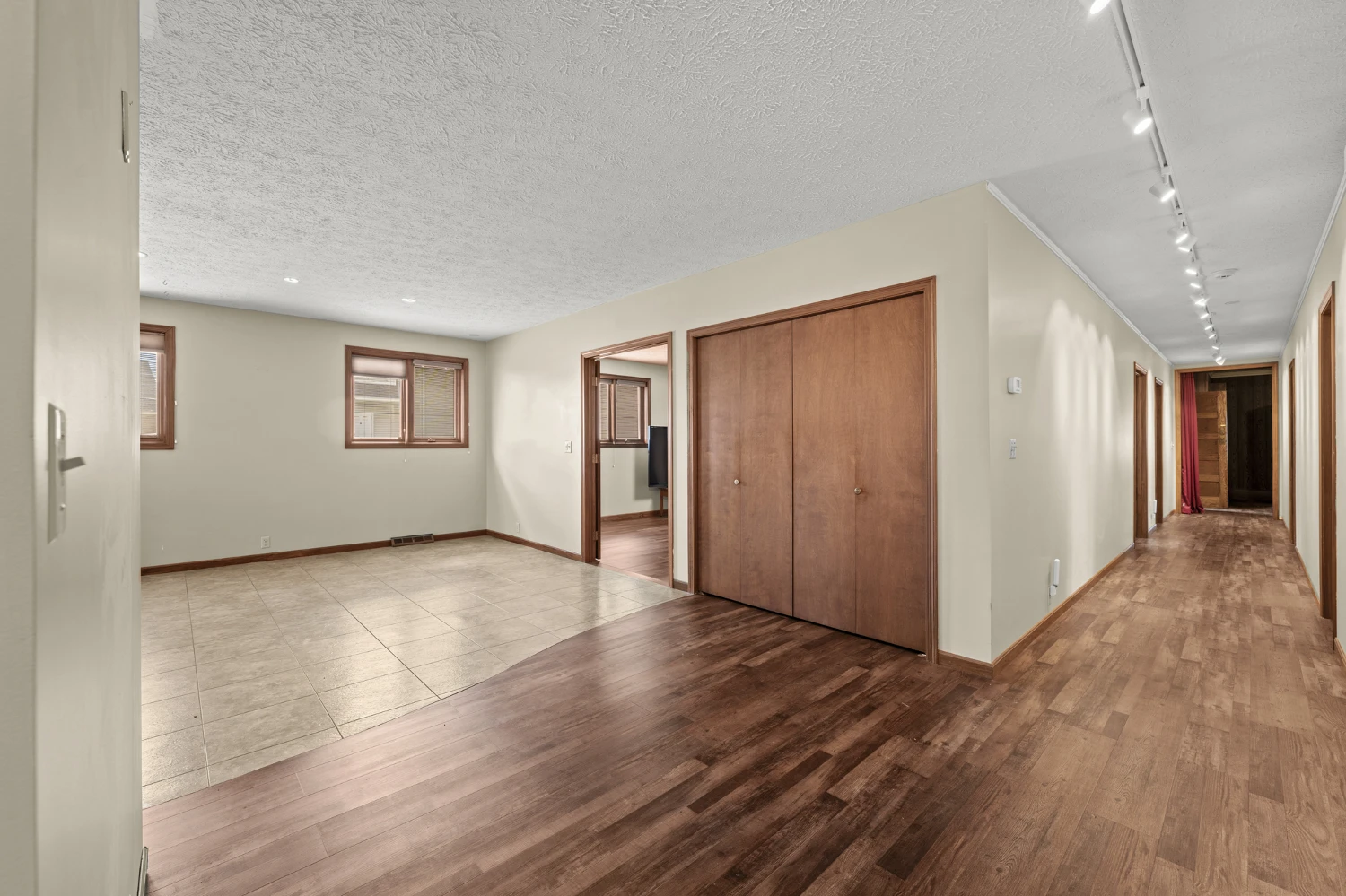 832 S Main St, North Canton, OH for sale