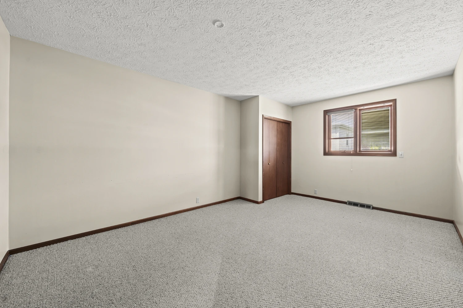 832 S Main St, North Canton, OH for sale