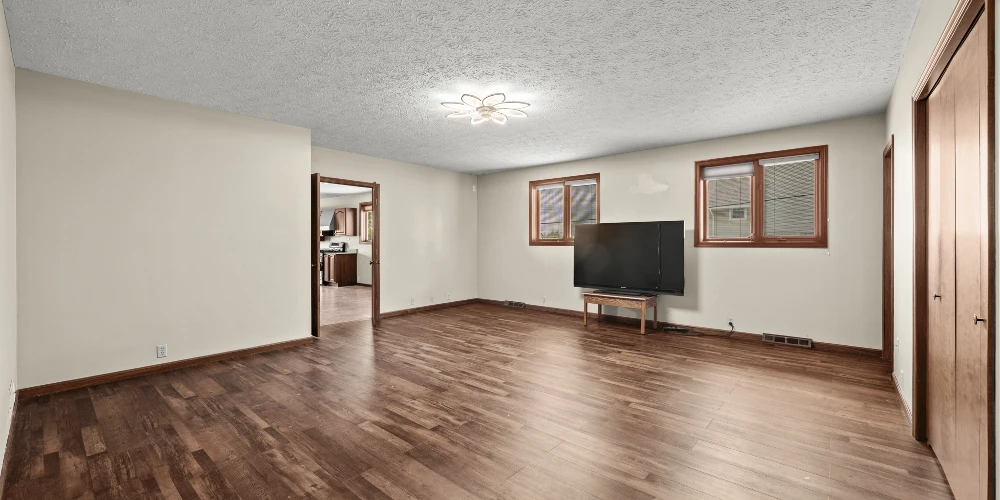 832 S Main St, North Canton, OH for sale