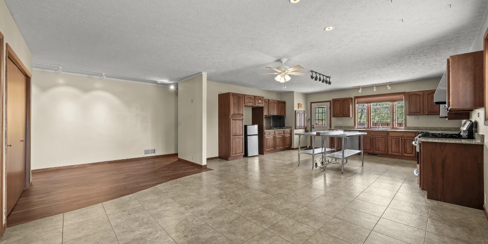 832 S Main St, North Canton, OH for sale