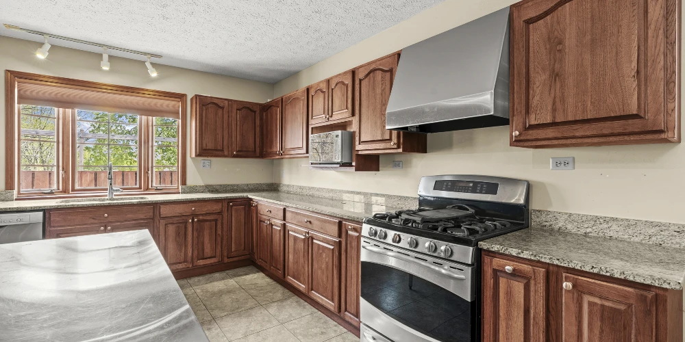 832 S Main St, North Canton, OH for sale