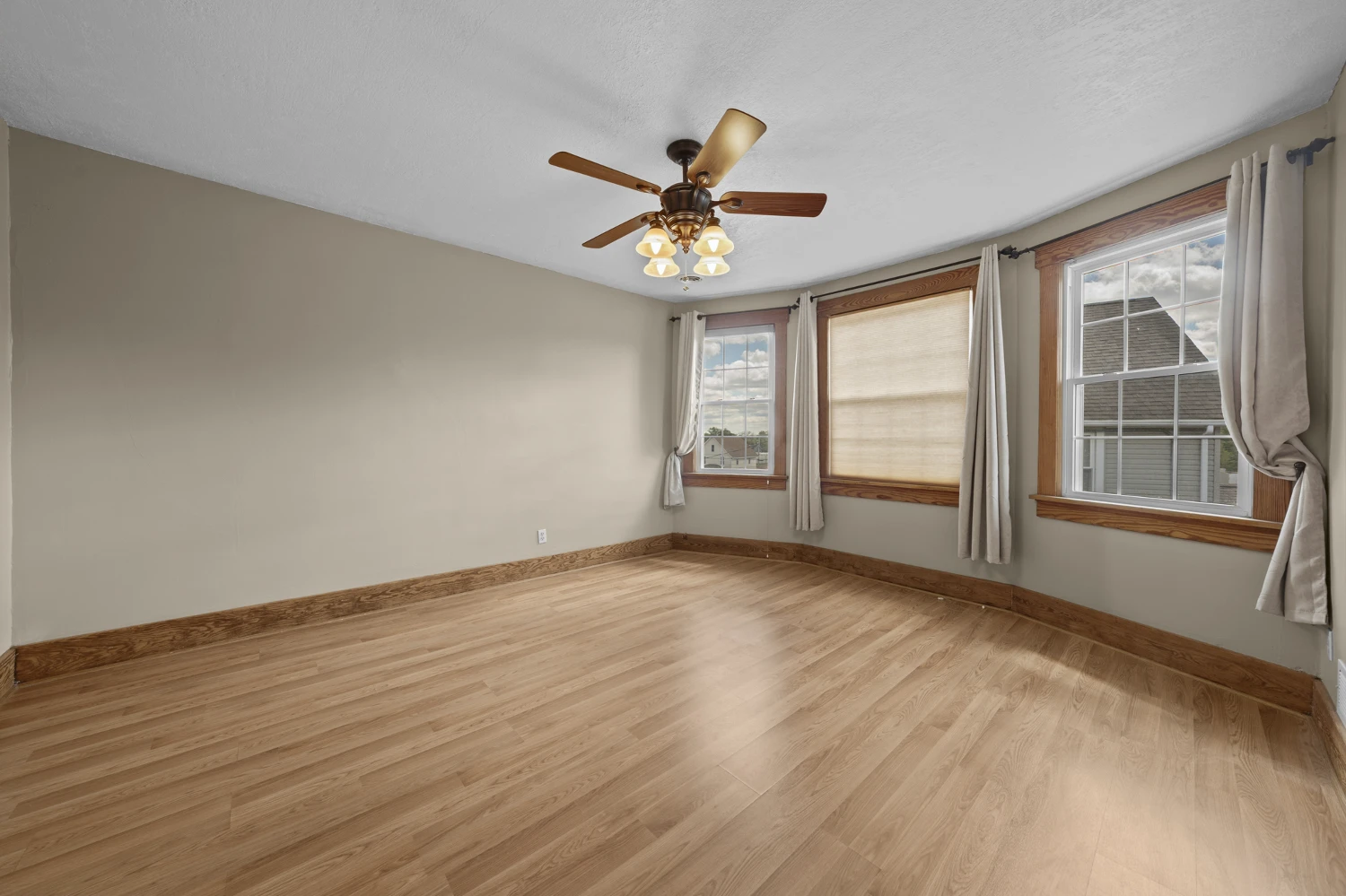 832 S Main St, North Canton, OH for sale