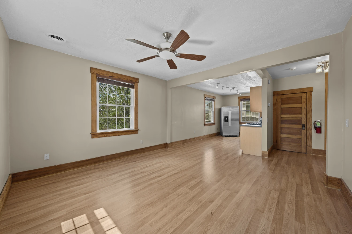 832 S Main St, North Canton, OH for sale