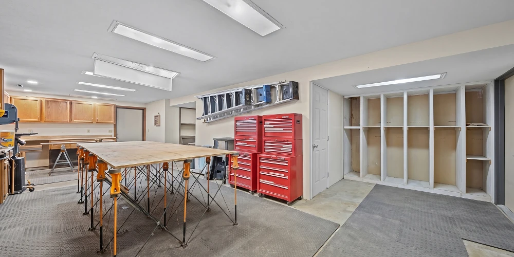 832 S Main St, North Canton, OH for sale