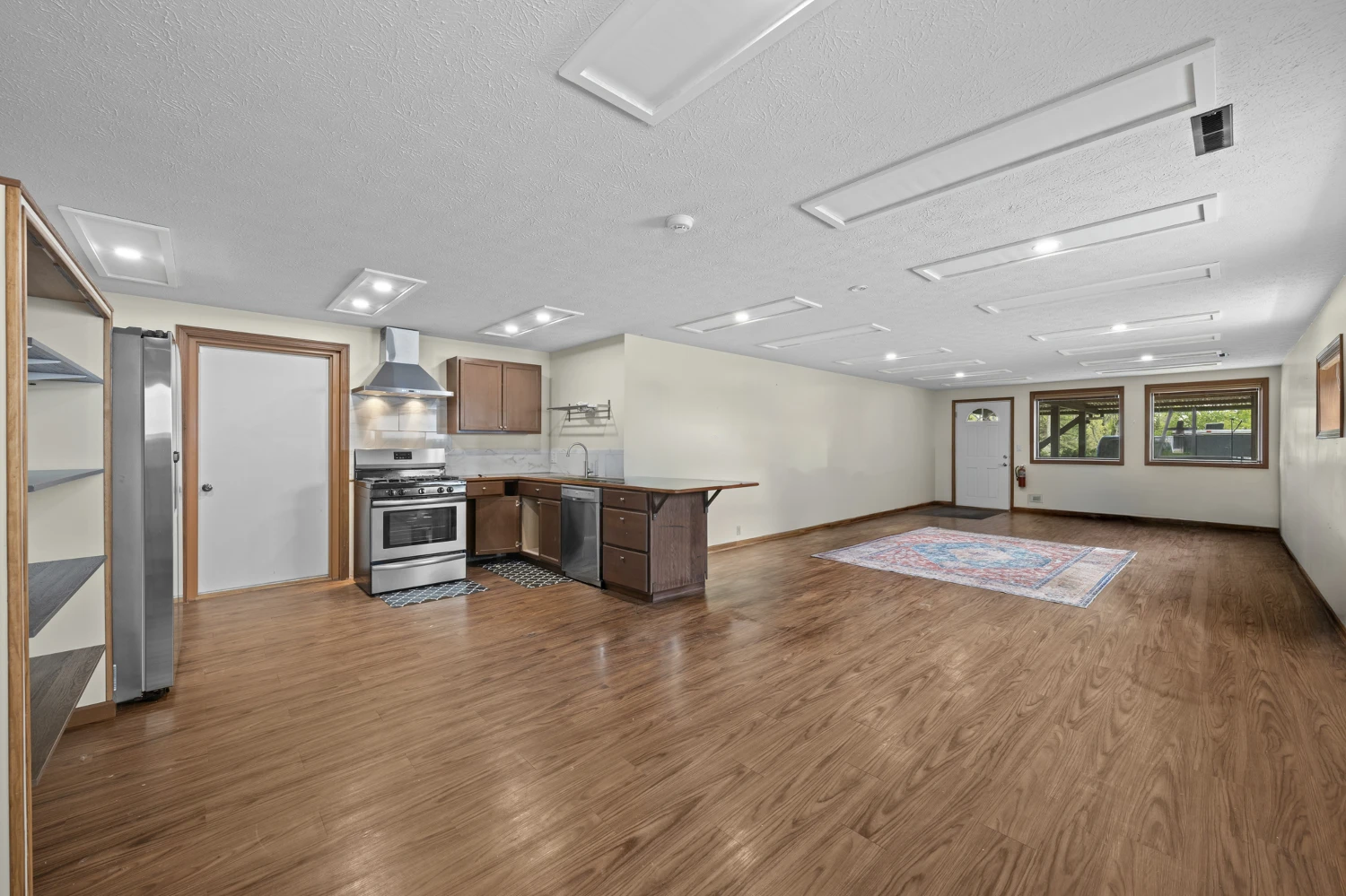 832 S Main St, North Canton, OH for sale