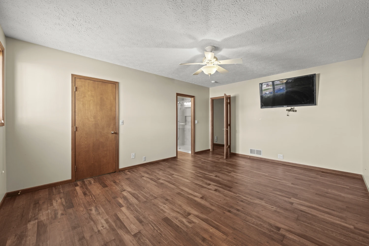 832 S Main St, North Canton, OH for sale