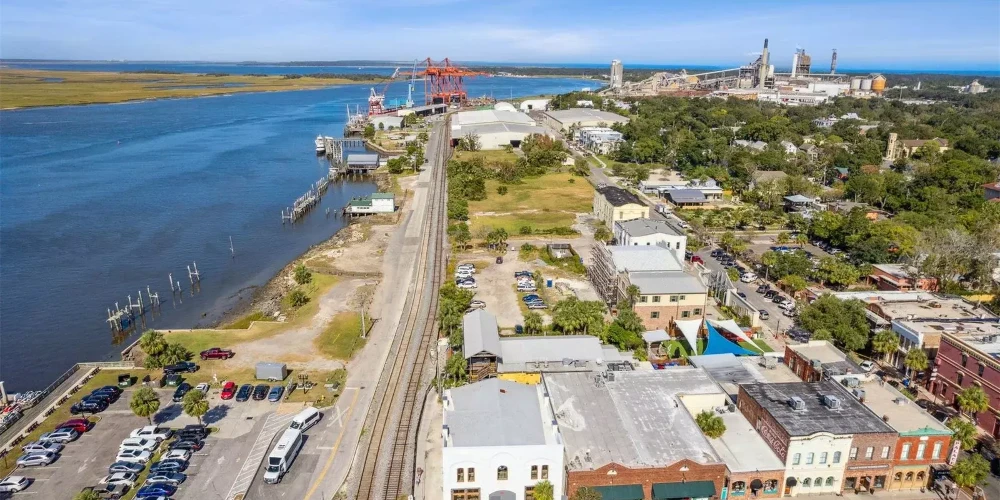 Prime Commercial Property in Historic Amelia Island