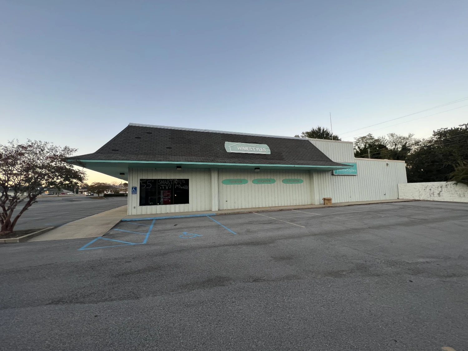 College Park Shopping Center - Out Parcel 