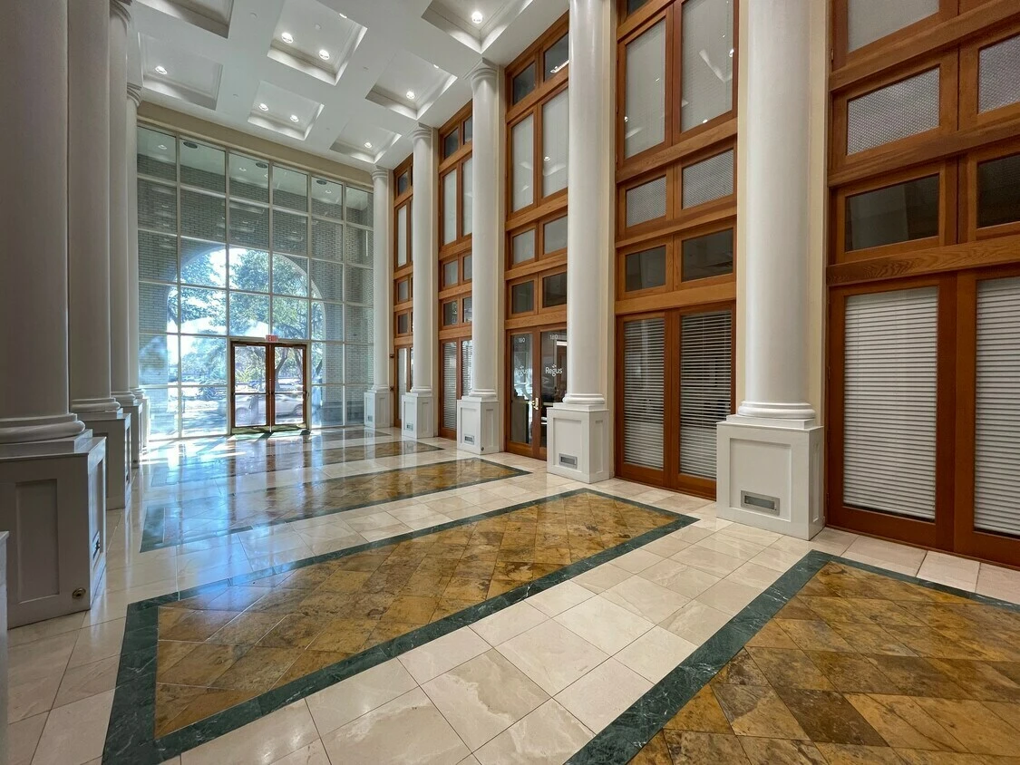 300 E University Ave, Ste 100, Gainesville, FL for sale