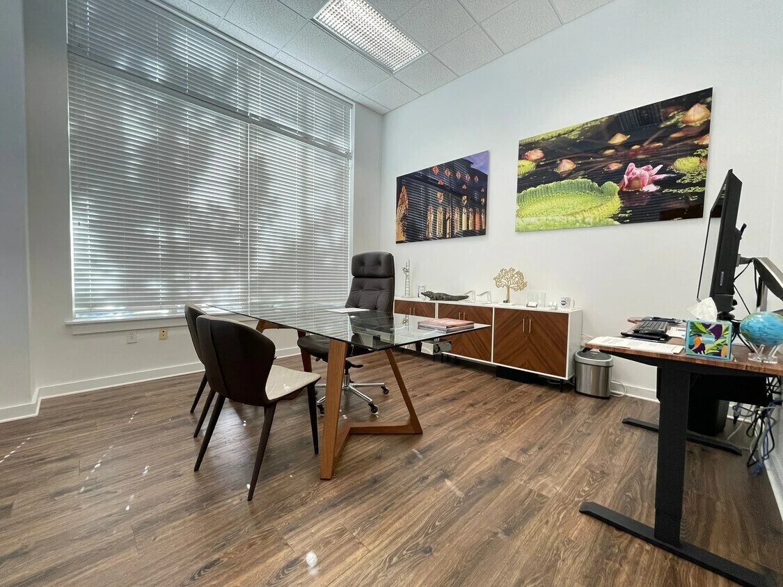 300 E University Ave, Ste 100, Gainesville, FL for sale