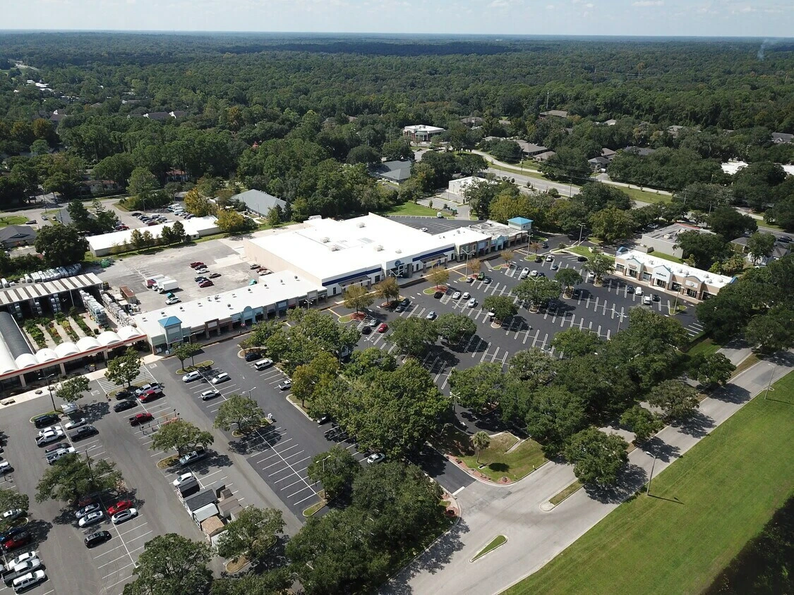 Tower Center Shopping Plaza - 7229 - 7341 NW 4th Blvd