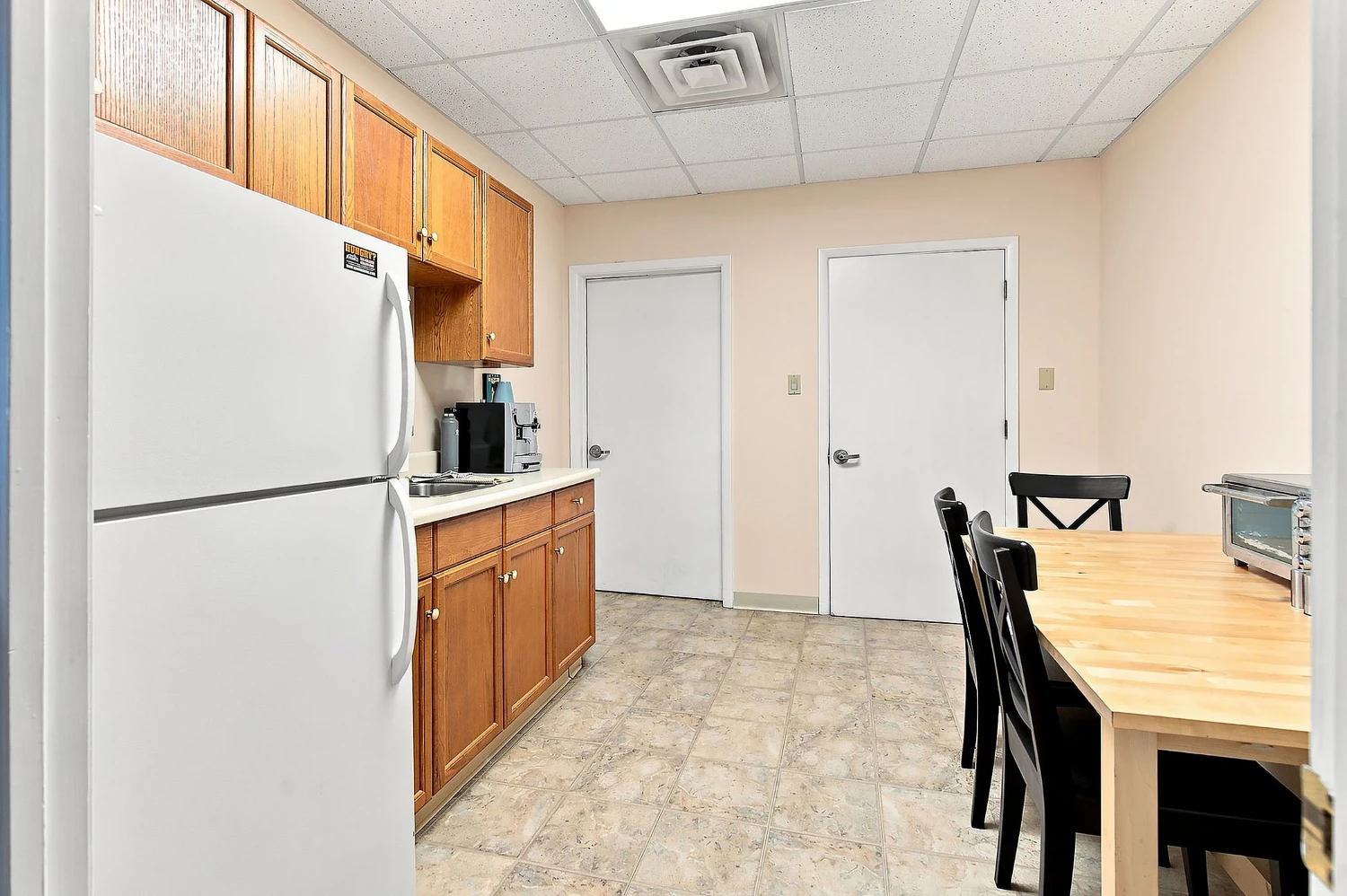 Commercial Building on ±2 Acres For Sale