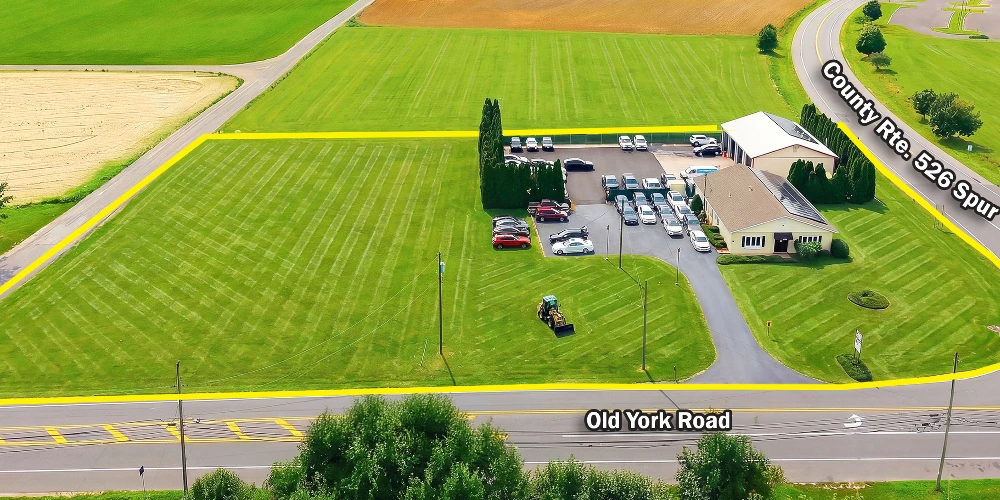 Commercial Building on ±2 Acres For Sale