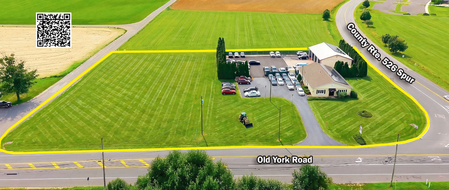 Commercial Building on ±2 Acres For Sale