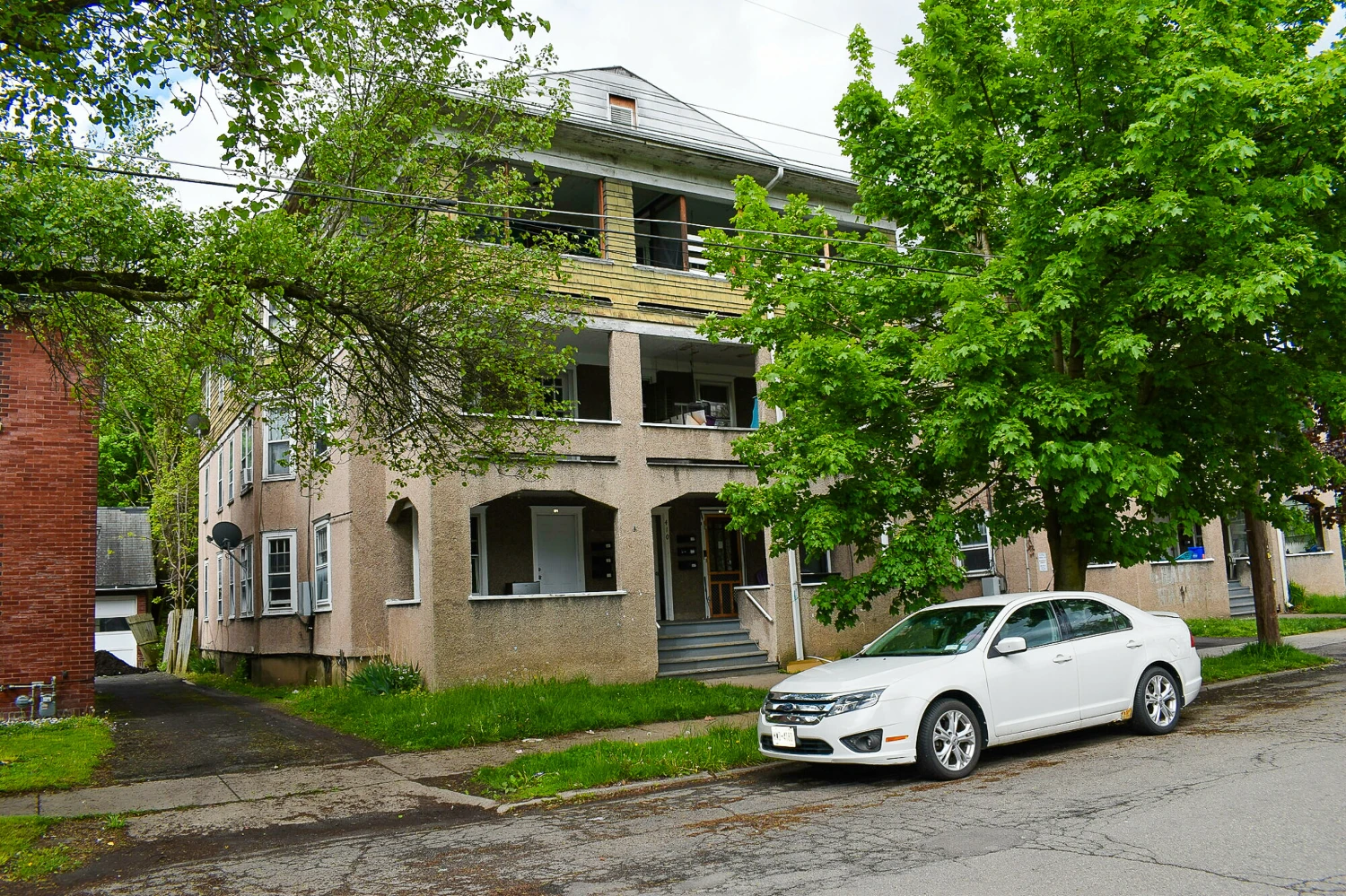 Oakville Manor