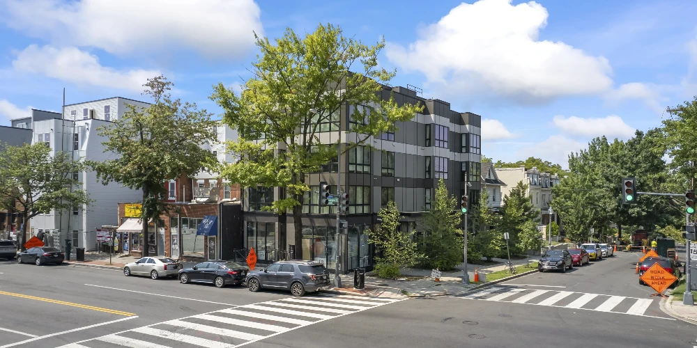 Retail Property Fit for Medical office, Dental Practice, Urgent Care, Coffee Shop, Fitness Center, Furniture Store