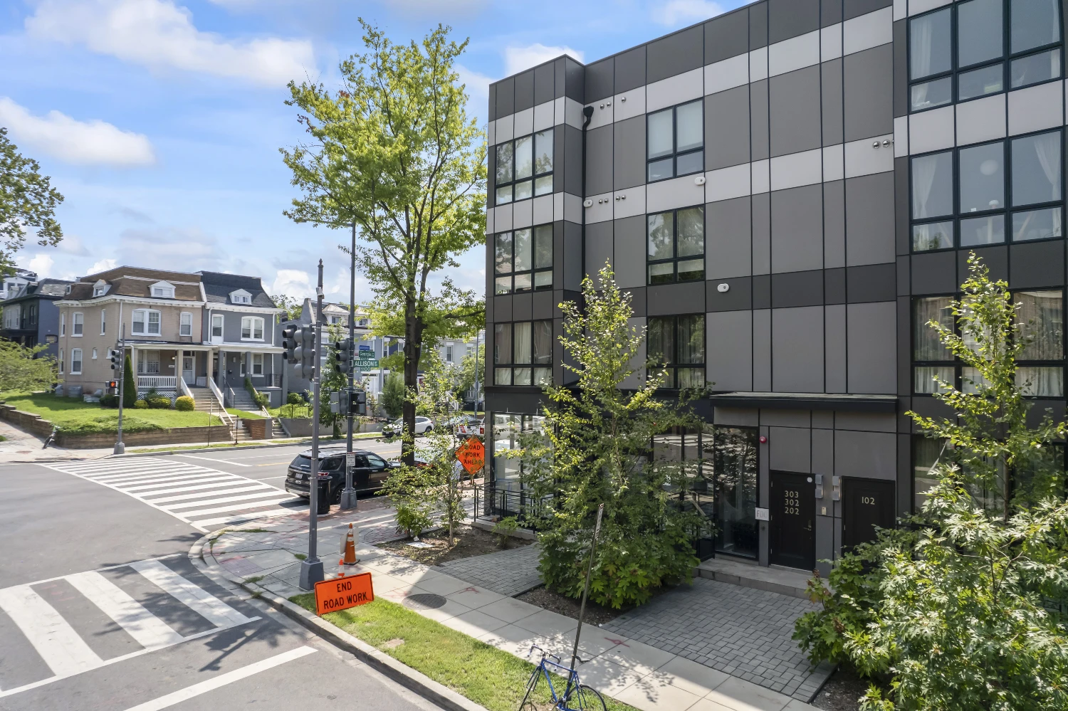 Retail Property Fit for Medical office, Dental Practice, Urgent Care, Coffee Shop, Fitness Center, Furniture Store