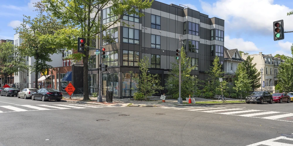 Retail Property Fit for Medical office, Dental Practice, Urgent Care, Coffee Shop, Fitness Center, Furniture Store