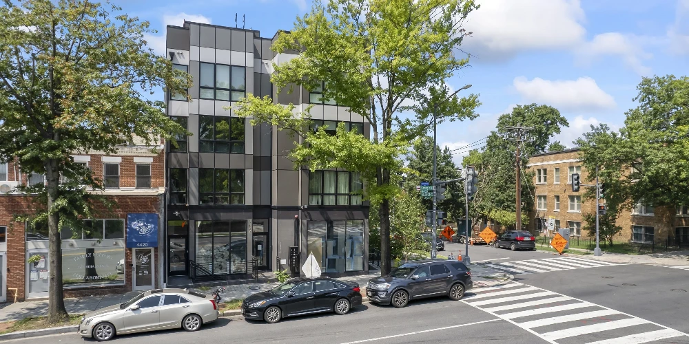 Retail Property Fit for Medical office, Dental Practice, Urgent Care, Coffee Shop, Fitness Center, Furniture Store