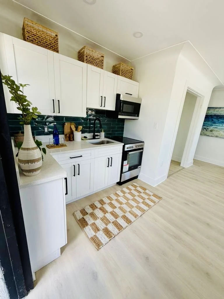 ST. PETE BEACH VILLAS FOR SALE! (7-UNIT APARTMENT COMPLEX) SELLER FINANCING AVAILABLE!