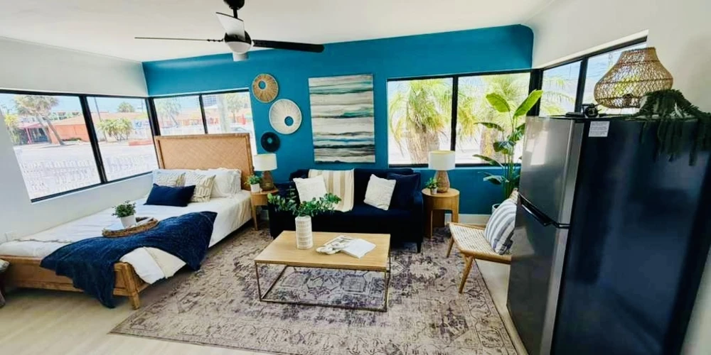 ST. PETE BEACH VILLAS FOR SALE! (7-UNIT APARTMENT COMPLEX) SELLER FINANCING AVAILABLE!