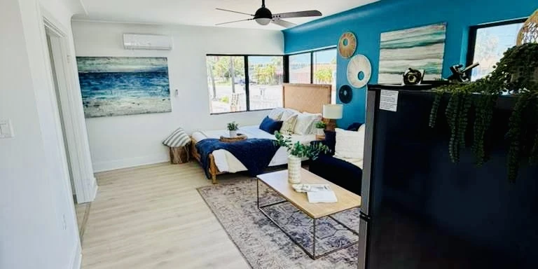 ST. PETE BEACH VILLAS FOR SALE! (7-UNIT APARTMENT COMPLEX) SELLER FINANCING AVAILABLE!