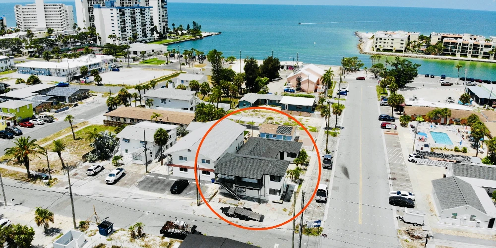 ST. PETE BEACH VILLAS FOR SALE! (7-UNIT APARTMENT COMPLEX) SELLER FINANCING AVAILABLE!