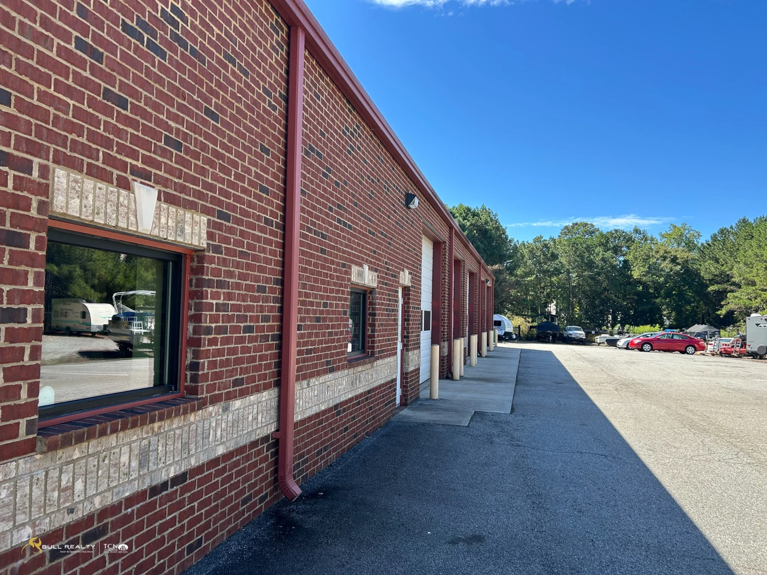 Auto Repair Building on ±2.65 AC