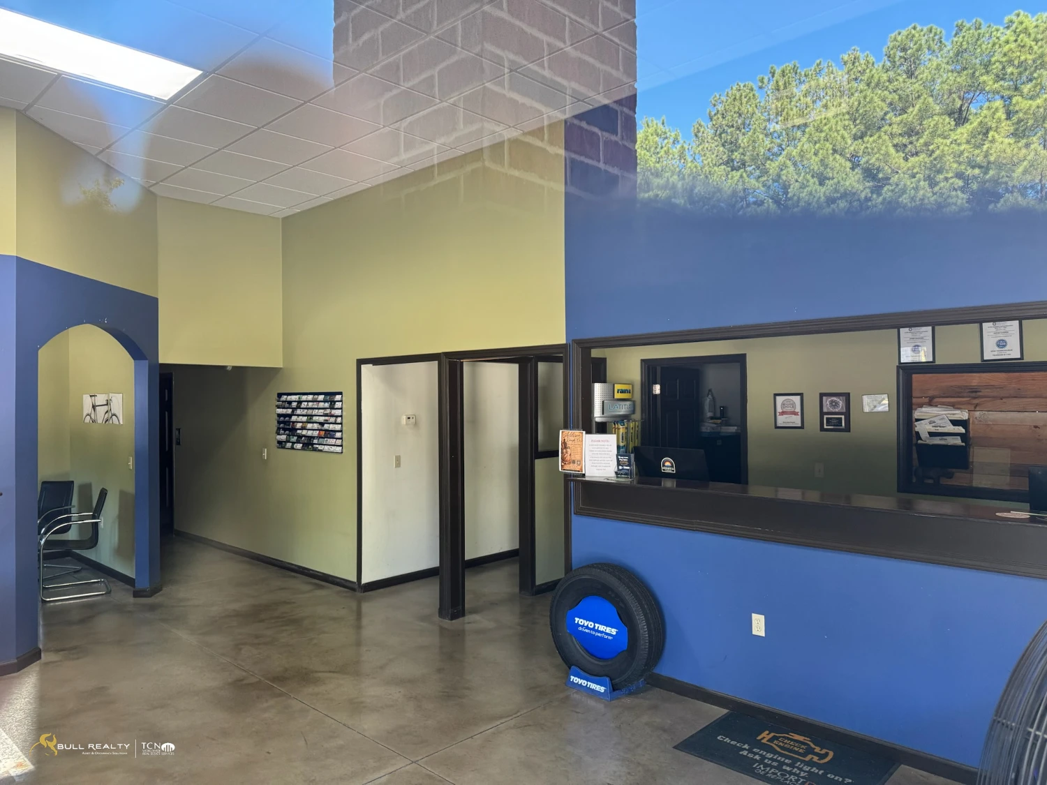 Auto Repair Building on ±2.65 AC