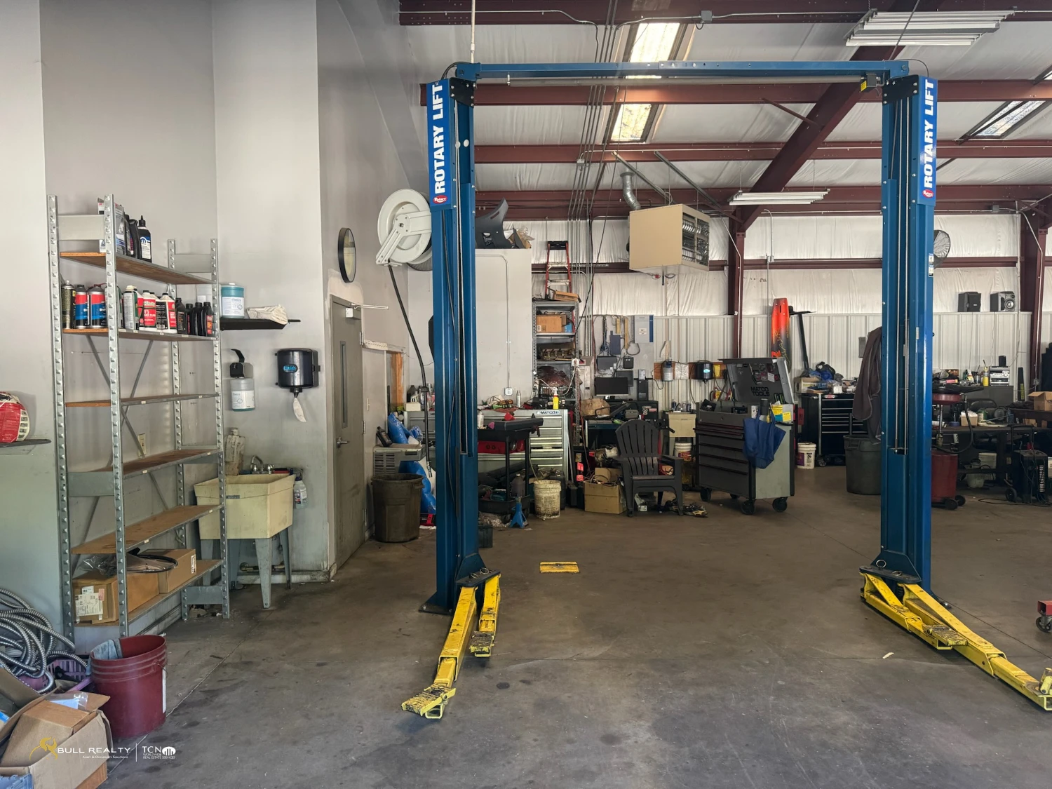 Auto Repair Building on ±2.65 AC