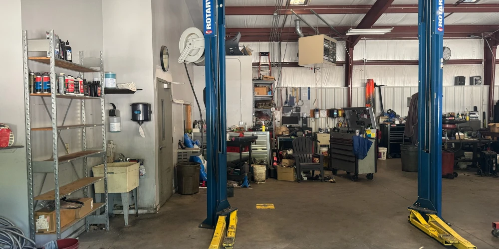 Auto Repair Building on ±2.65 AC