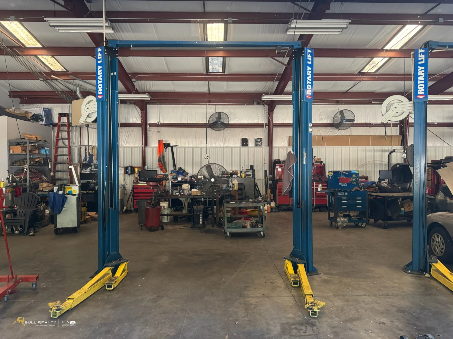 Auto Repair Building on ±2.65 AC