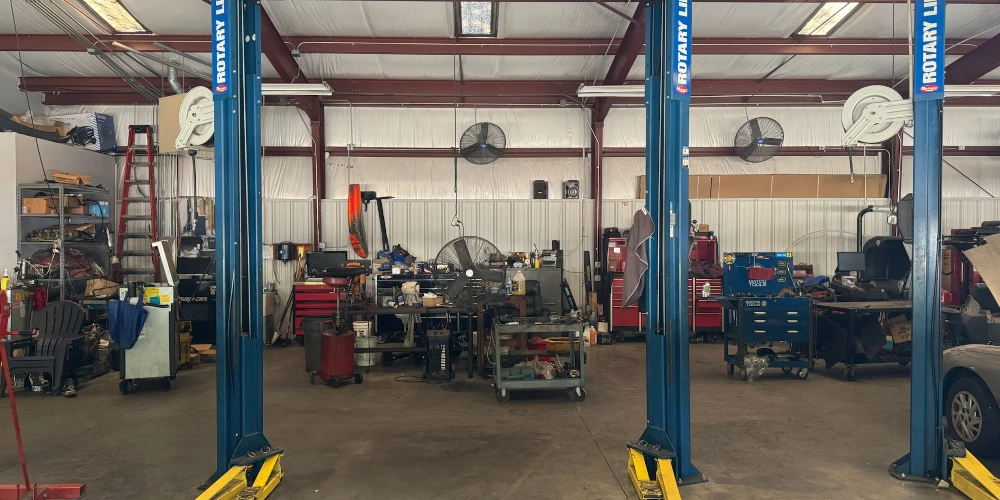 Auto Repair Building on ±2.65 AC