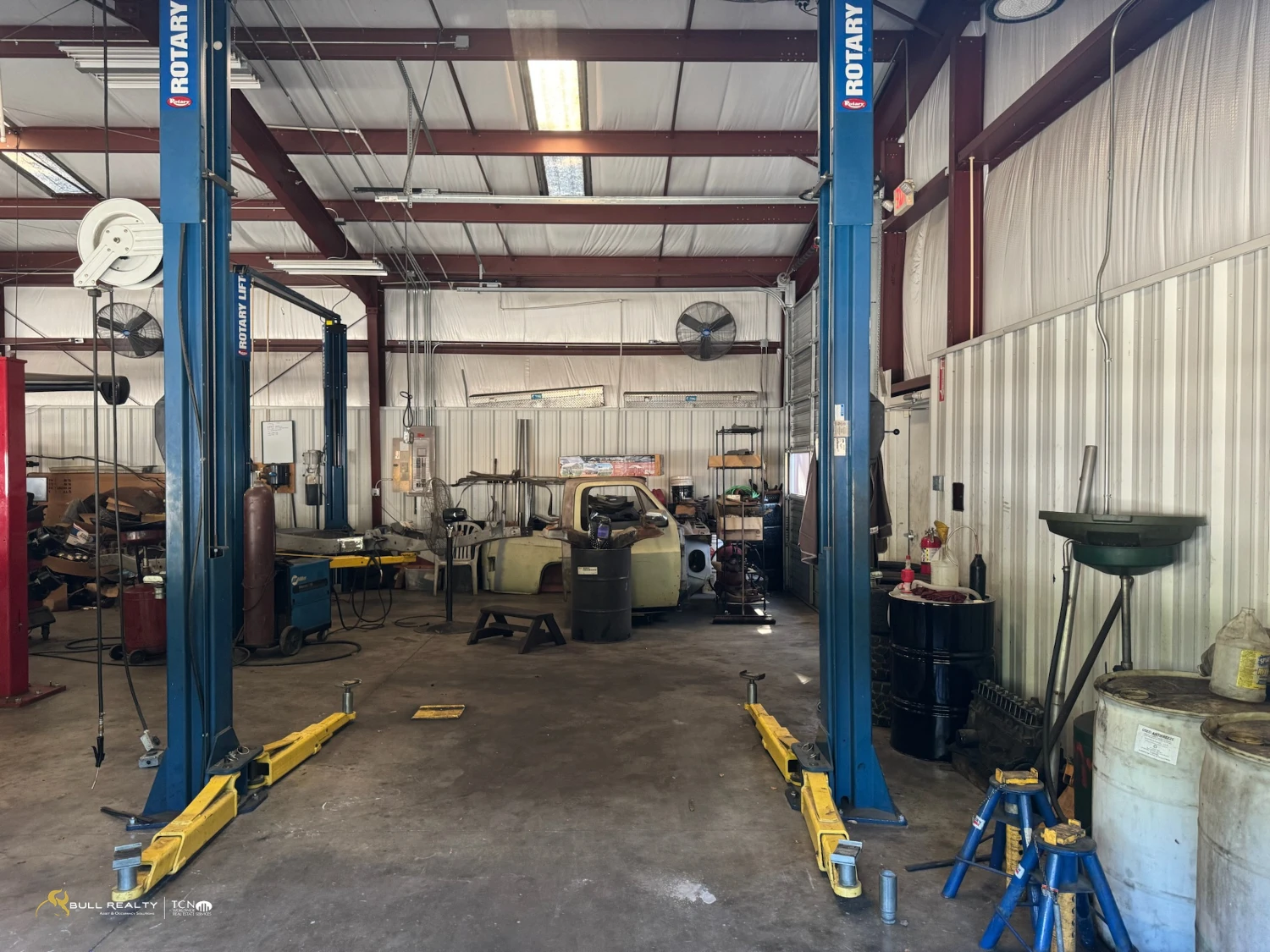 Auto Repair Building on ±2.65 AC