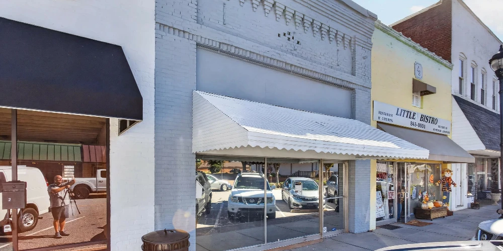 27 South Commerce Street