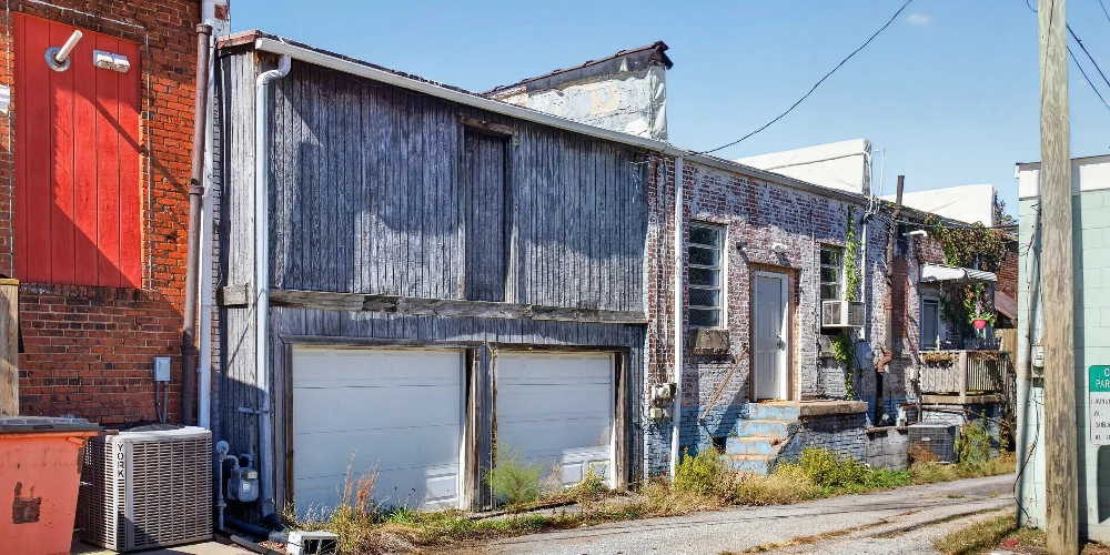 27 South Commerce Street