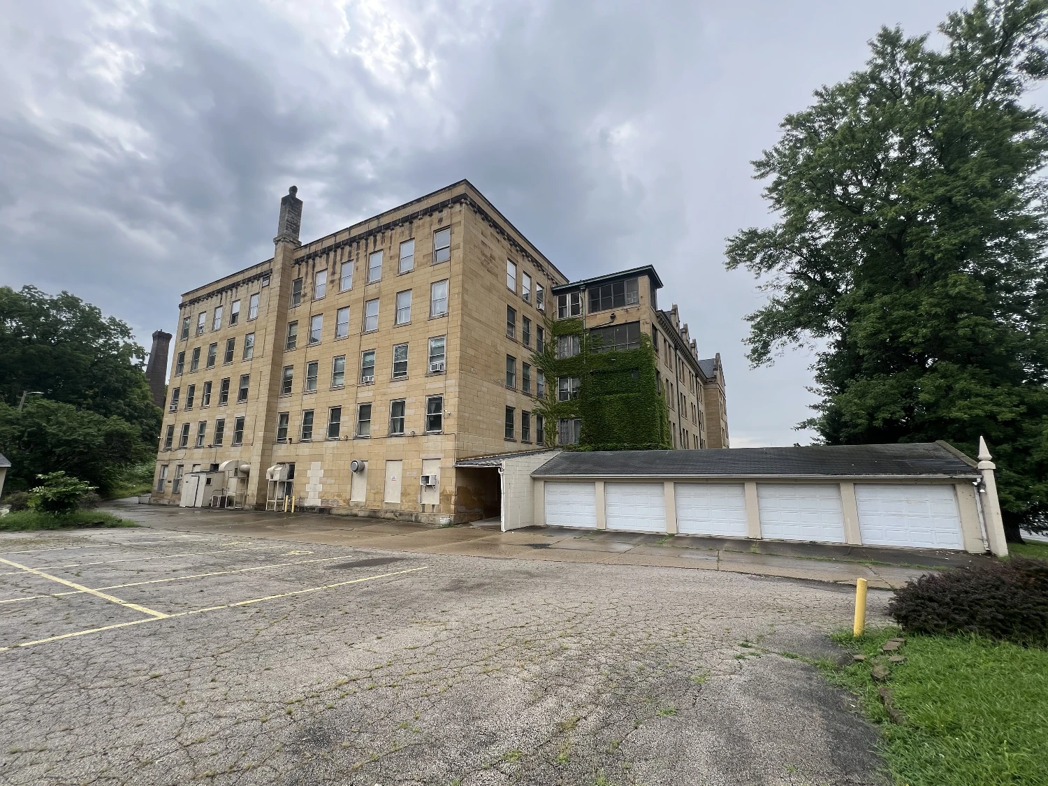 1301 Northeast Glendale Avenue, Peoria, IL for sale
