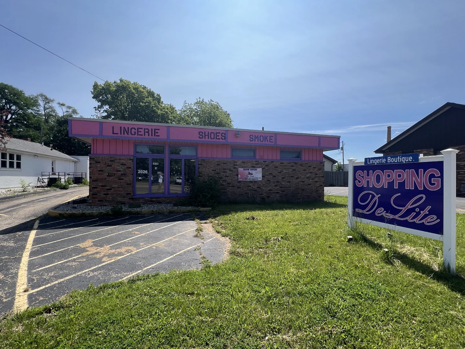 2026 N University St, Peoria, IL for sale
