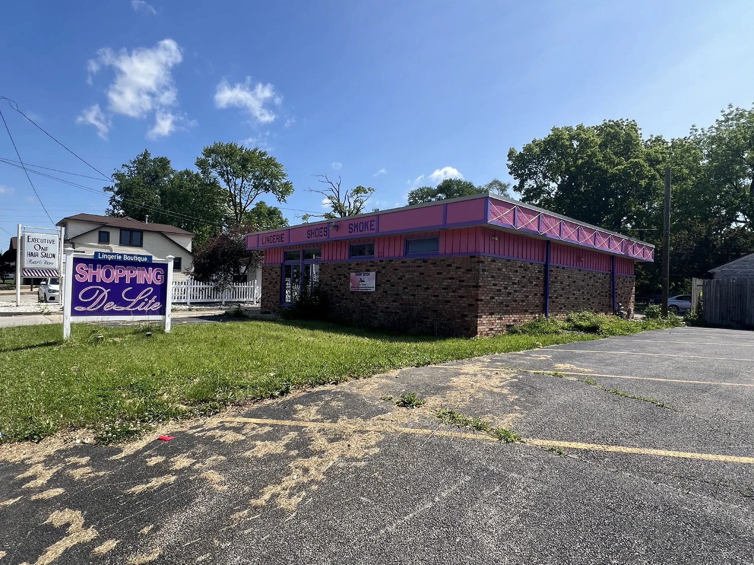 2026 N University St, Peoria, IL for sale