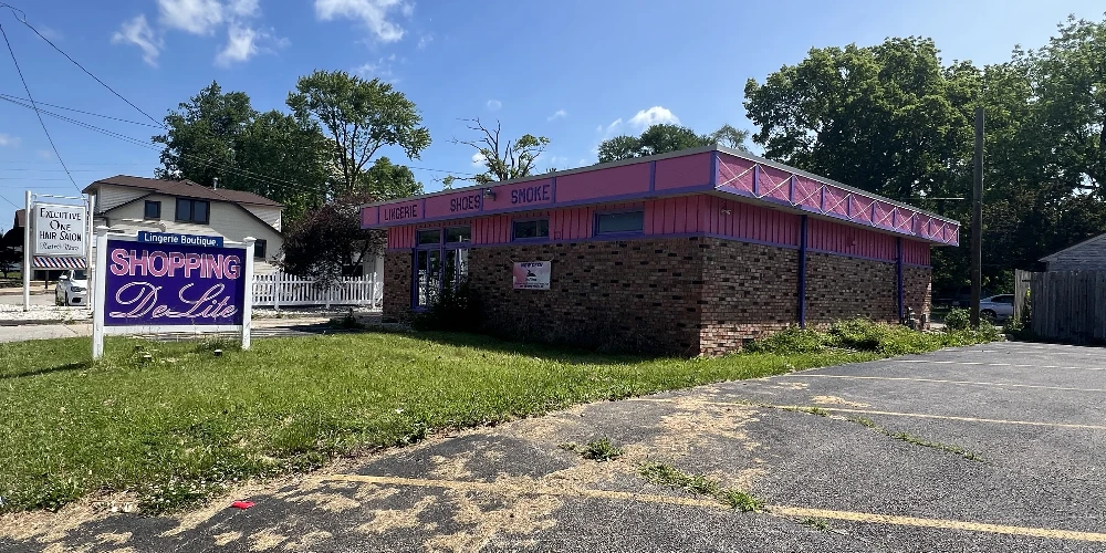 2026 N University St, Peoria, IL for sale