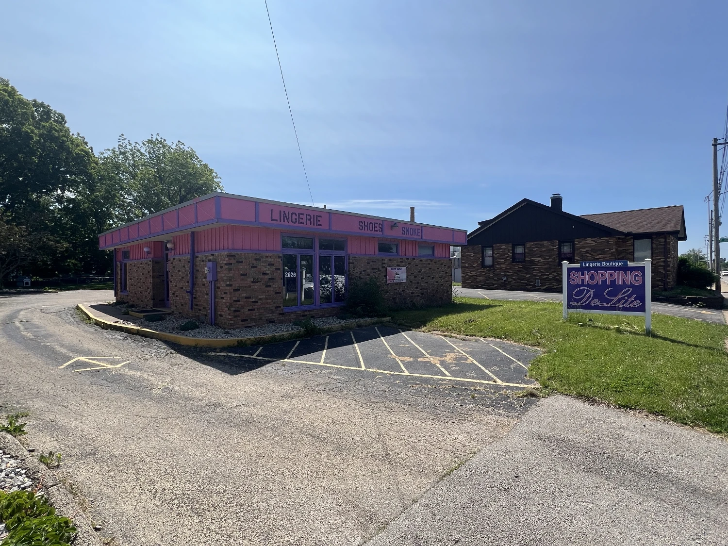 2026 N University St, Peoria, IL for sale